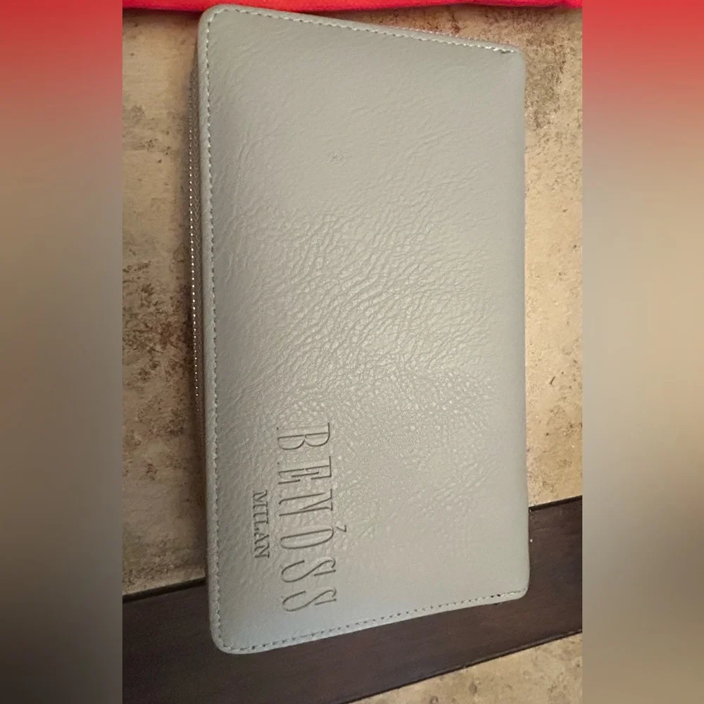 Benoss Milan Zip Around Wallet Gray Vegan Clutch 8.5”x 5” Silver Toned Hardware - Picture 5 of 5